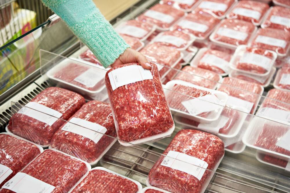 В Казахстане за год стоимость мяса и птицы выросла на 15 %, колбасной продукции — на 22 %