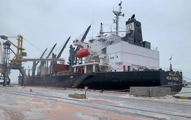 Украина отправила шесть кораблей с зерном за два дня
