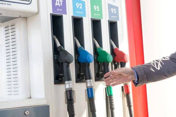 Цены на АЗС: Большие сети снизили цены на бензин и дизтопливо