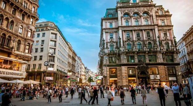 Почти 70% компаний из Австрии продолжают работать в России — KSE