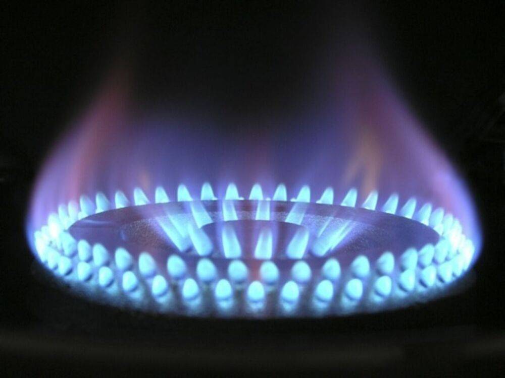 Цены на газ в Европе впервые с августа 2021 года опустились ниже $600