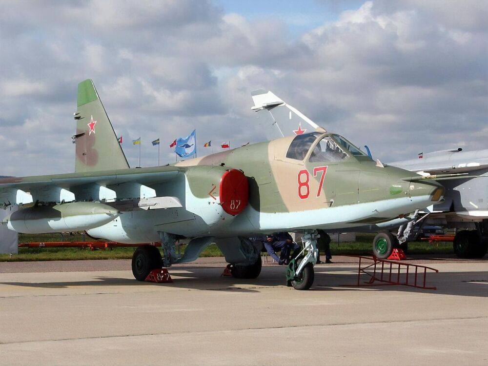 Украинская армия уничтожила российский самолет Су-25, поразила пункты управления врага – Генштаб ВСУ