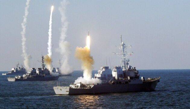 В Черном море россия держит шесть носителей «Калибров», общий залп – 44 ракеты