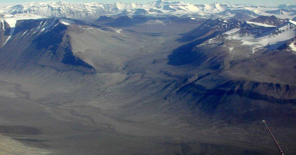Ученые рассказали, какая пустыня является самой большой в мире: на самом деле их две
