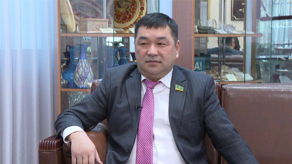 В Казахстане лишили мандата депутата, поддержавшего вторжение в Украину