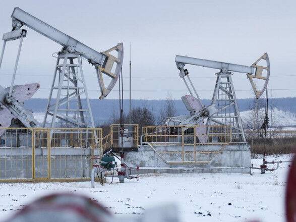 Страны G7 в марте пересмотрят потолок цен на нефть из России