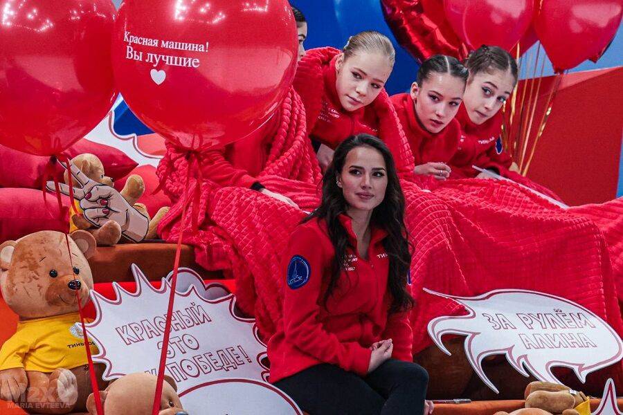 Команда Загитовой выиграла первый день на Кубке Первого канала: результаты прокатов