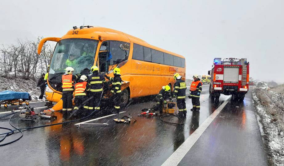 Автобус RegioJet попал в ДТП в Чехии