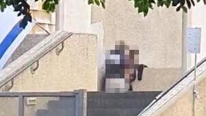 Средь бела дня: парочка занялась сексом на пороге синагоги в Тель-Авиве