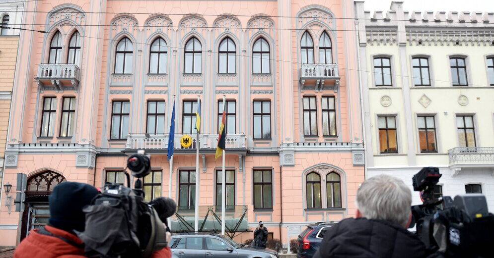 ФОТО: "Леопардовый флешмоб" у посольства Германии собрал несколько человек