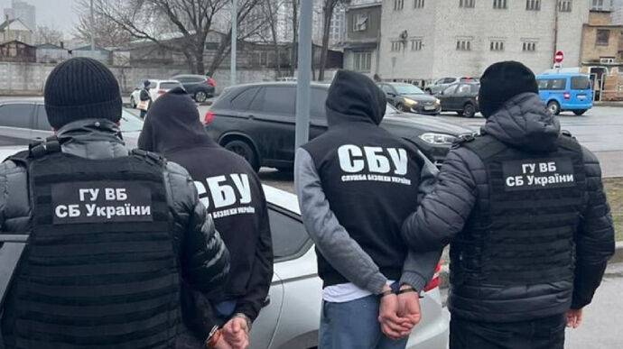 В Киеве фейковые СБУшники развели россиянку, которая хотела получить паспорт Украины