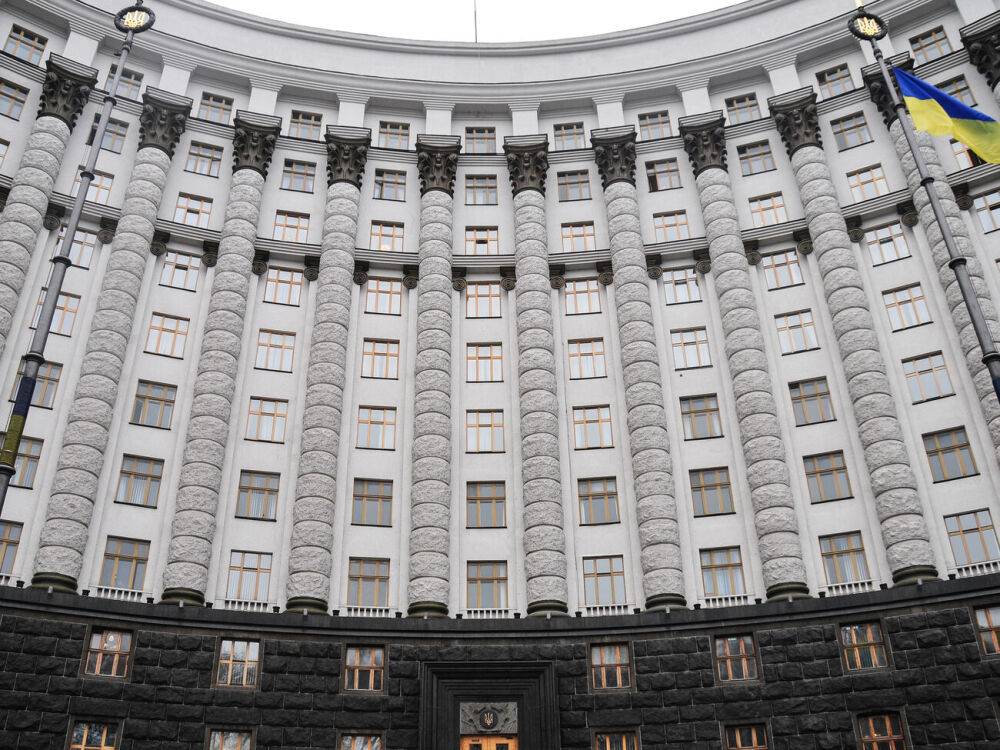 Кабинет Министров Украины уволил пятерых глав ОВА