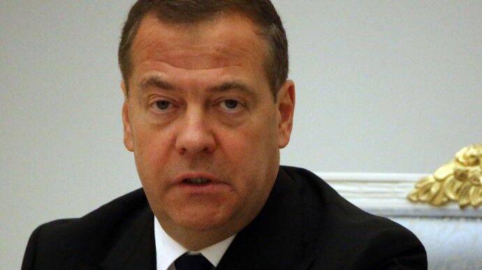 Медведев уверяет, что ракет у России "вполне достаточно"