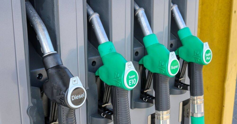 В Украине резко подешевели бензин и дизель: актуальные цены на АЗС