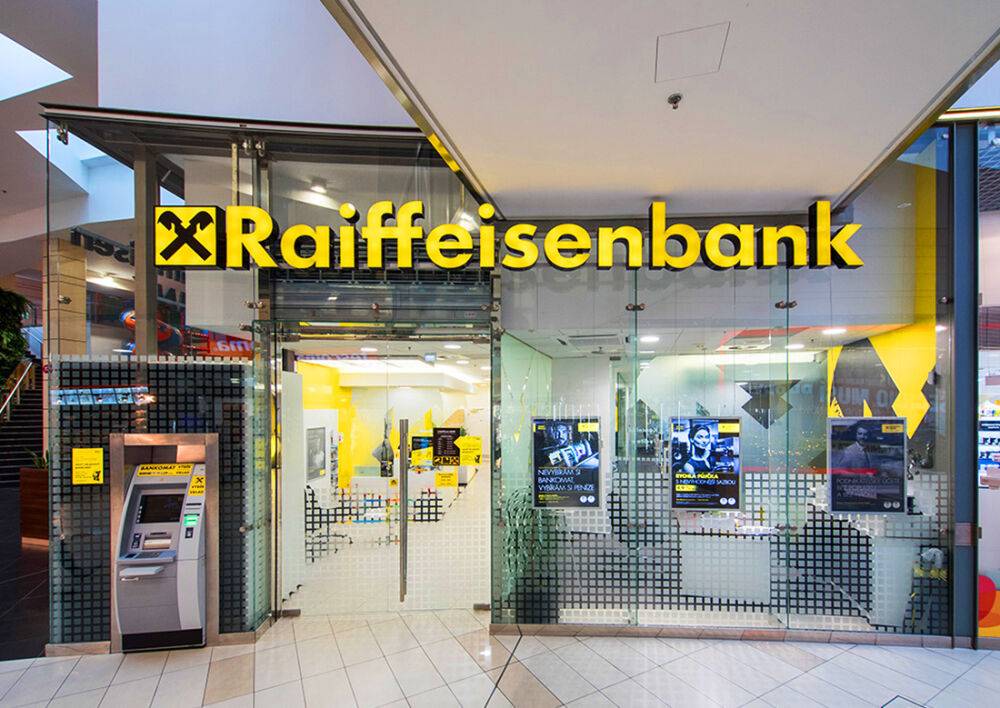 Чешский Raiffeisenbank запретит денежные переводы в Россию и Беларусь
