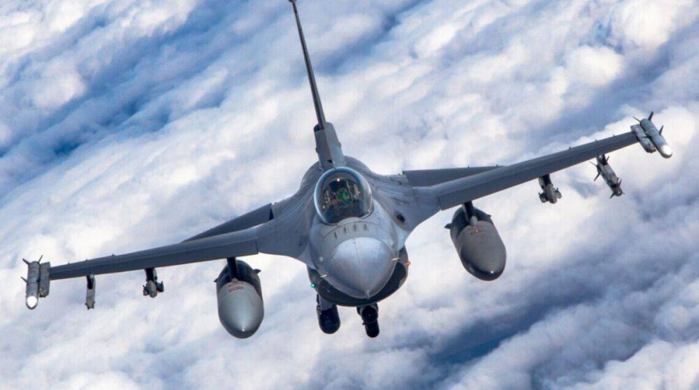 В Украине уже готов список летчиков для обучений на истребителях F-16