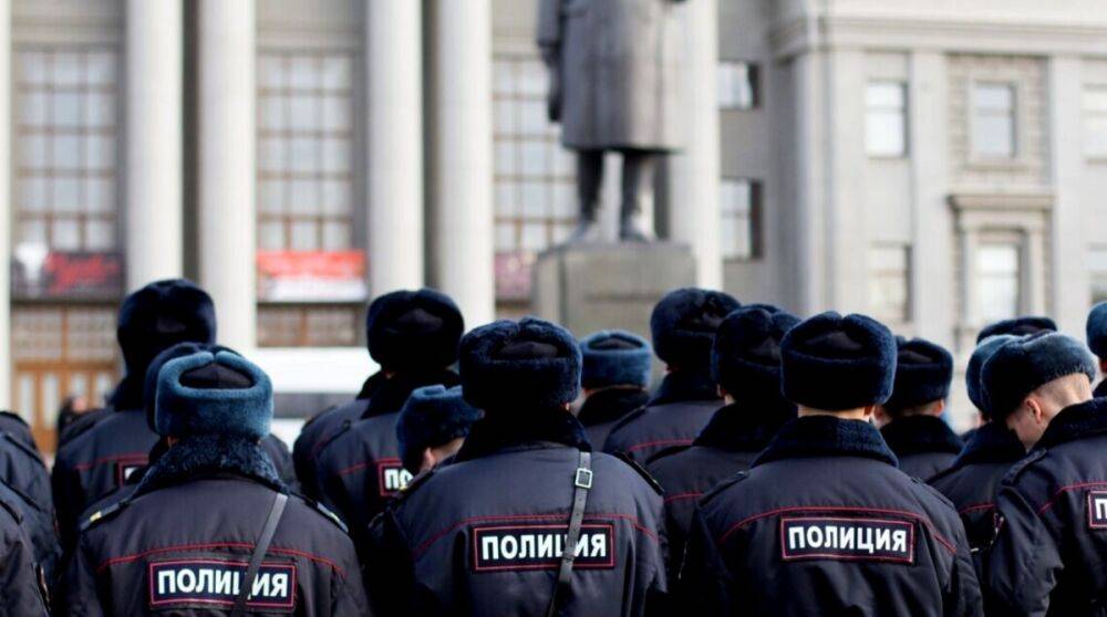 Россияне привезли в оккупированные регионы Запорожья 800 полицейских
