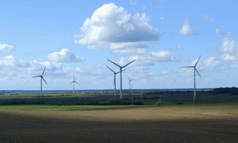 Суд в Литве определит законность отказа от покупки электричества у ветропарка в Видмантай