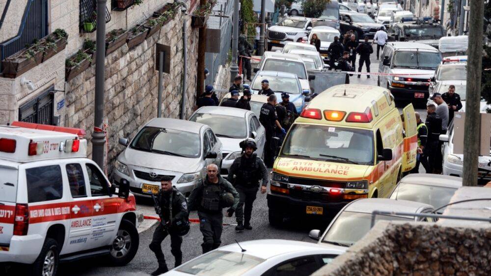 В Иерусалиме два человека получили ранения в результате стрельбы
