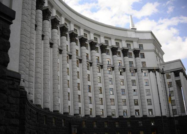 Посольства Украины будут выдавать украинцам за границей свидетельства о рождении и смерти