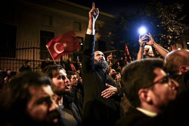 Находящихся в Турции шведов призвали опасаться массовых акций