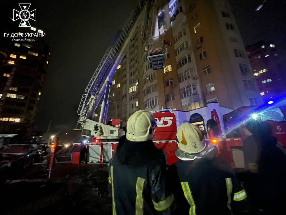 В Одессе горел 17-этажный дом (фото, видео)