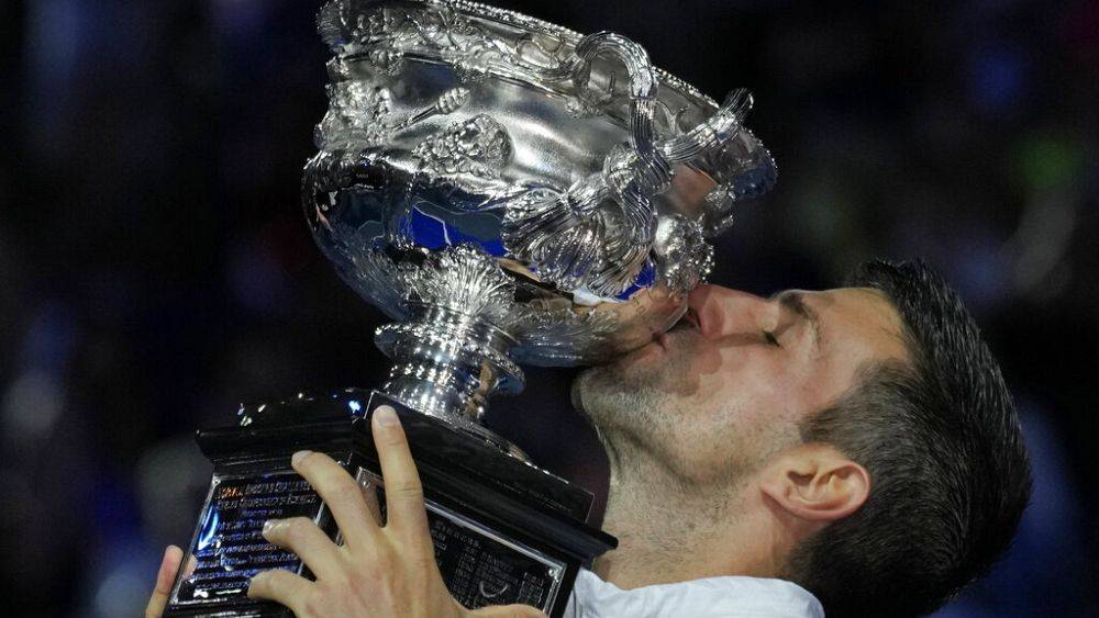 Сербский теннисист Новак Джокович выиграл Открытый чемпионат Австралии в 10-й раз