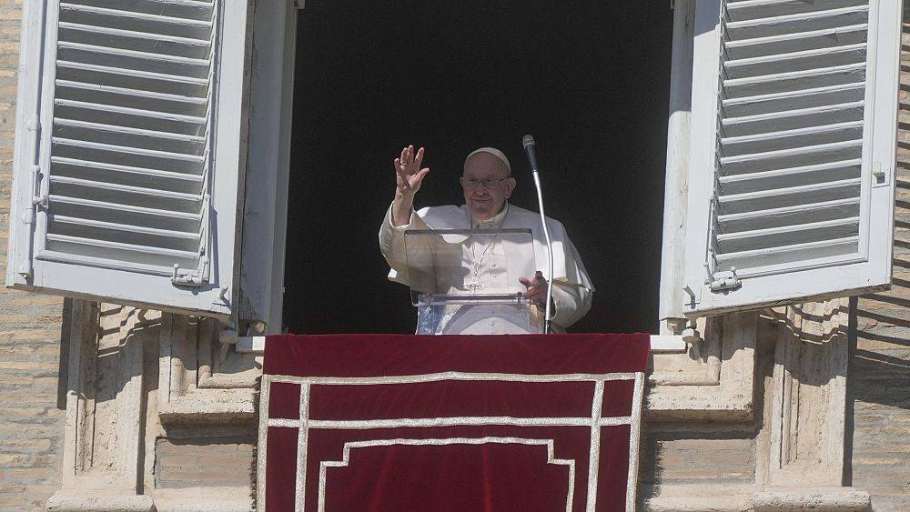 Папа римский призвал урегулировать ситуацию в Нагорном Карабахе
