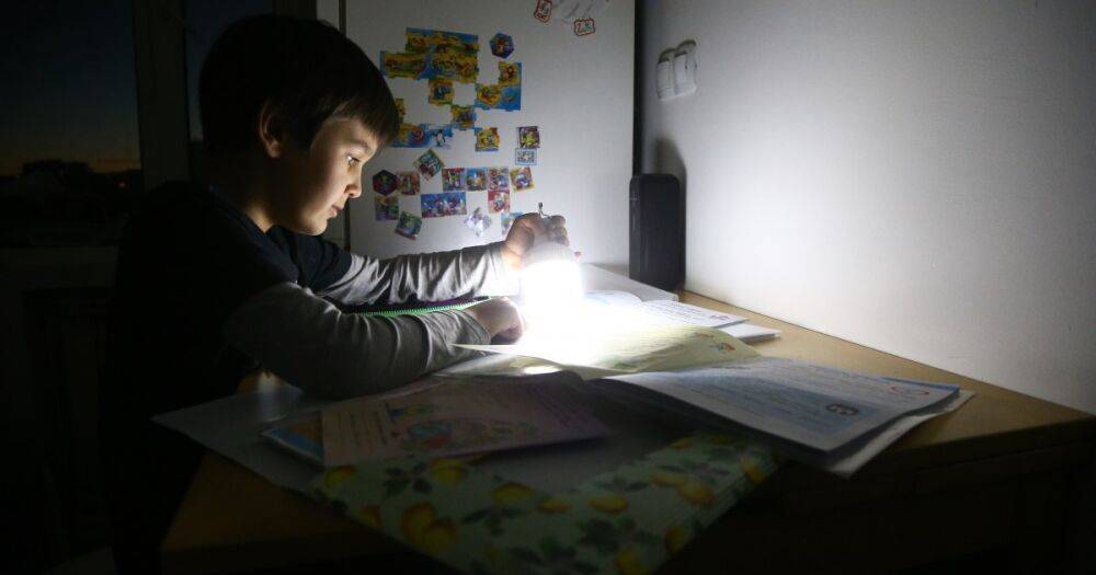 ДТЭК вводит новые графики отключений света в Киевской области: что изменится (фото)