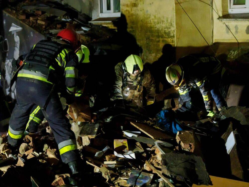 Синегубов не исключает, что поврежденный после ракетного удара жилой дом в Харькове могут снести