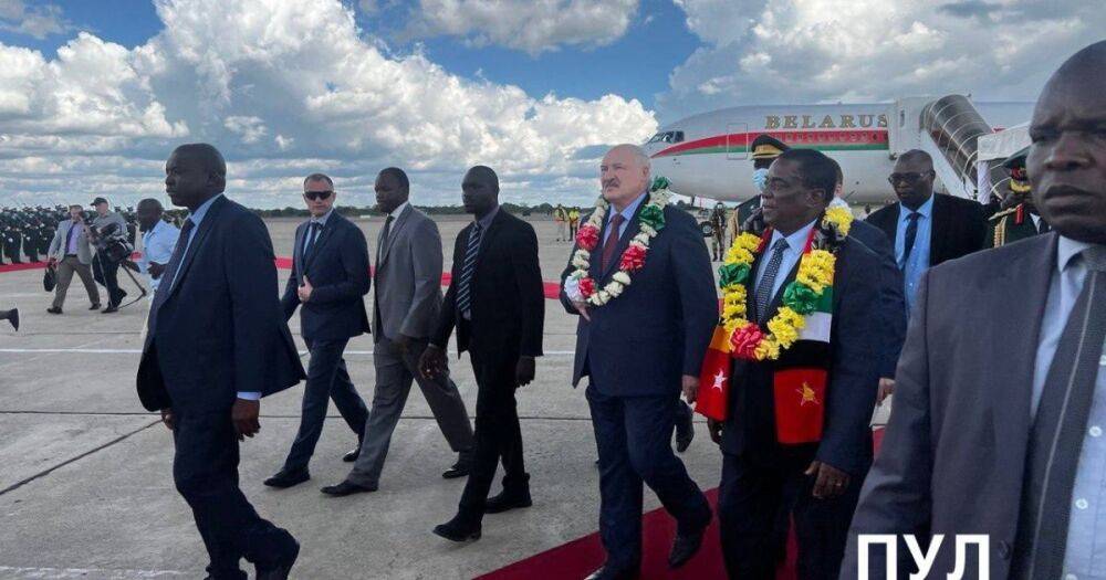 Танцы и бусы из цветов: Лукашенко прилетел в Зимбабве с государственным визитом (фото, видео)