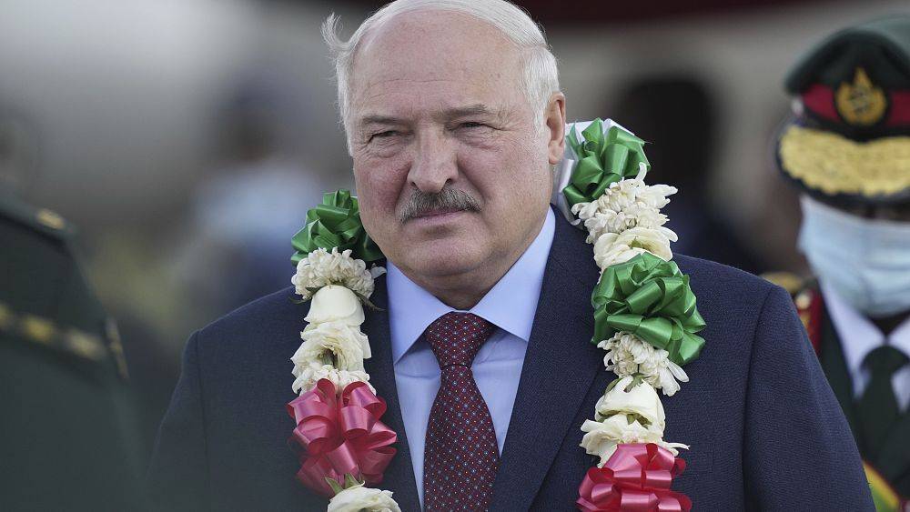 Лукашенко приехал в Зимбабве укреплять "существующие прекрасные отношения"