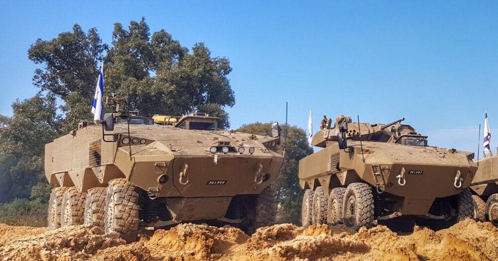 ВСУ доказали эффективность: Израиль установит на свои БТРы Eitan 30-мм пушки