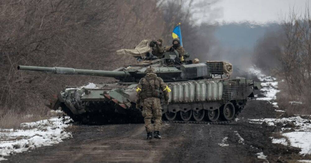 Бои за Бахмут: ВСУ рассматривает вывод войск из города, но оборона продолжается (видео)