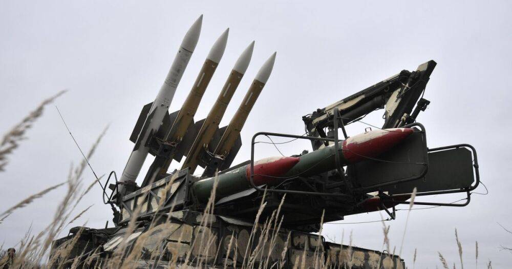 Самолеты готовятся: в ГУР Минобороны рассказали, когда ждать массированного удара ВС РФ по Украине