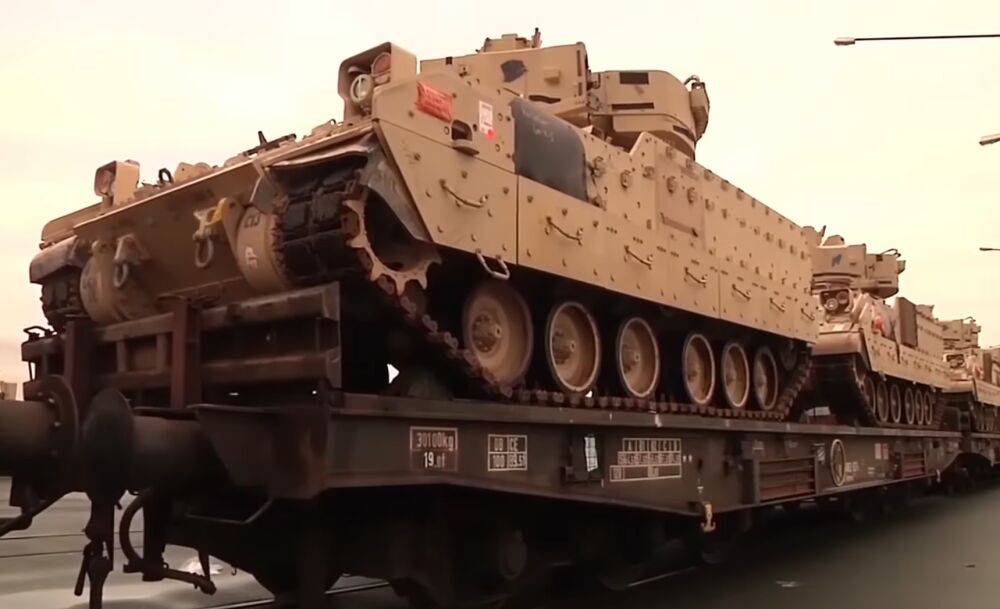 Это невероятно: США передают Украине боевые машины Bradley - подробности