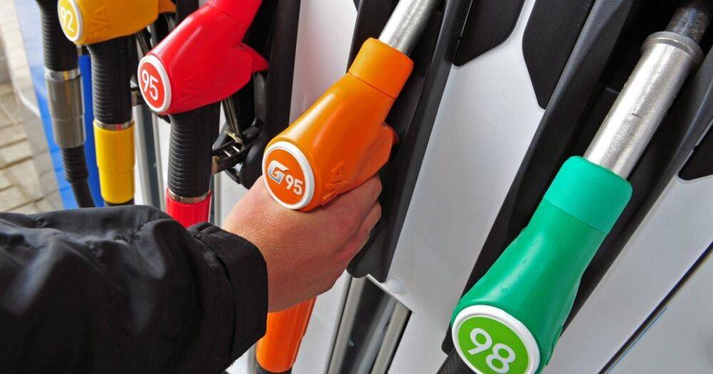 Бензин и газ подорожают: Кабмин планирует увеличить акцизы на топливо в 2023 году, — СМИ