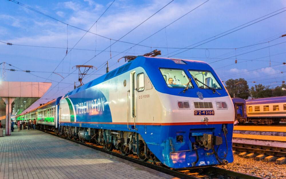 "Узбекистон темир йуллари" из-за продления каникул запустит дополнительные поезда на маршрутах между Ташкентом, Термезом и Ургенчем