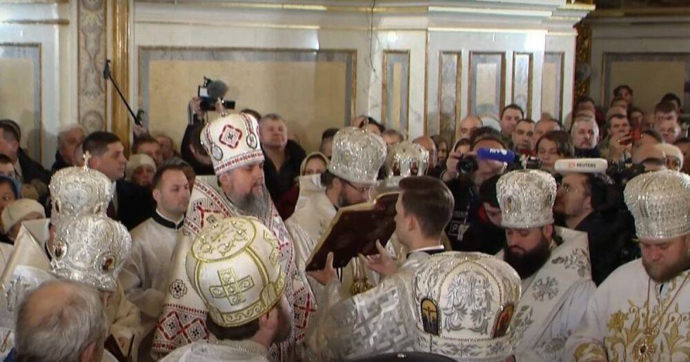 Впервые в истории Украины: ПЦУ проводит богослужение в Киево-Печерской Лавре (видео)