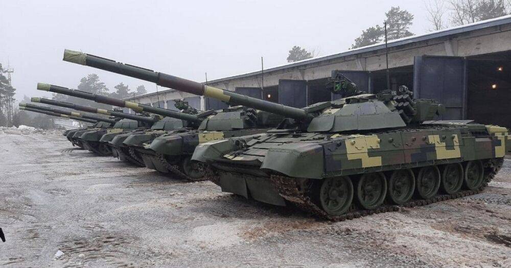 С автографом премьера: Чехия предаст Украине новую партию танков Т-72 (фото)