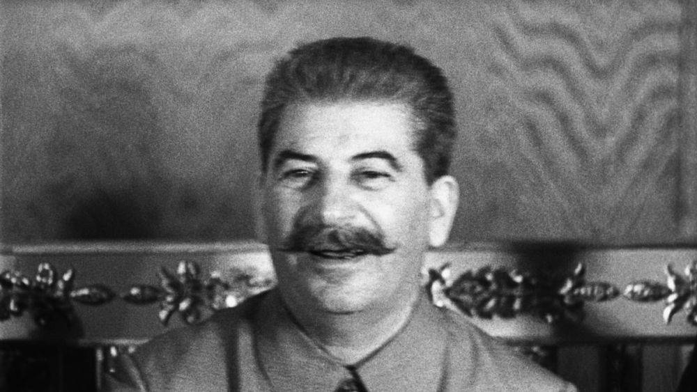 На территории мемориала жертвам репрессий установили бюст Сталина