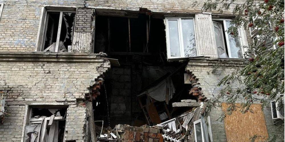 Россияне ударили по Покровску. Известно о погибшем и 13 раненых, разрушены админздания — фото