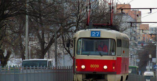 На Салтовке в выходные изменят маршруты трамваи и пустят временный автобус