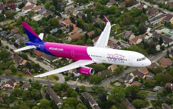 Wizz Air разобрал на запчасти два самолета, застрявших в Жулянах - СМИ