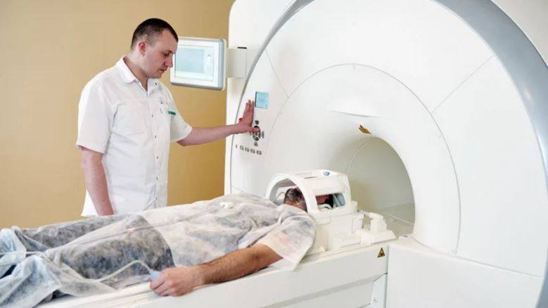 В Москве нейросеть научили находить новообразования на МРТ головного мозга