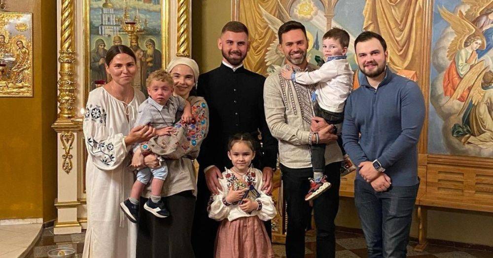 Телеведущий Тимур Мирошниченко показал фото с крестин приемного сына Марселя