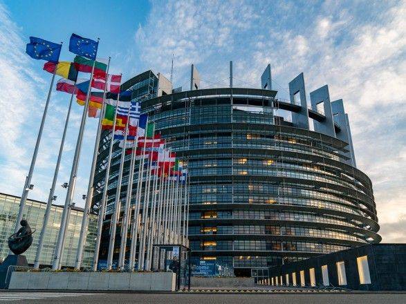 Европарламент поддержал 50 млрд евро помощи Украине
