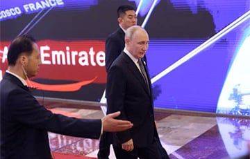Российские пропагандисты высмеяли Путина со «спецчемоданами» в Пекине