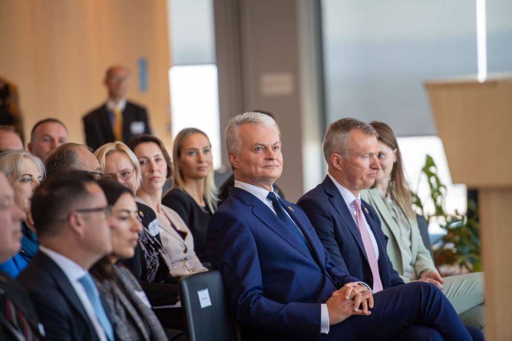 Президент Литвы в Австралии обсудил сотрудничество, посетил Мельбурнский техинститут