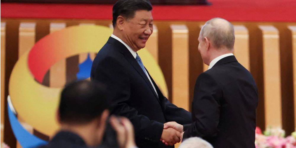 «Никакой безграничной поддержки войны». Почему Китай до сих пор не поддерживает Россию «на полную» и чего ждет Пекин — интервью NV